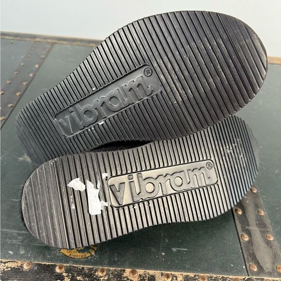 P448 Womens 6.5 Black slip on genuine shearling Shoes 37 EU NWOT - Picture 3 of 6